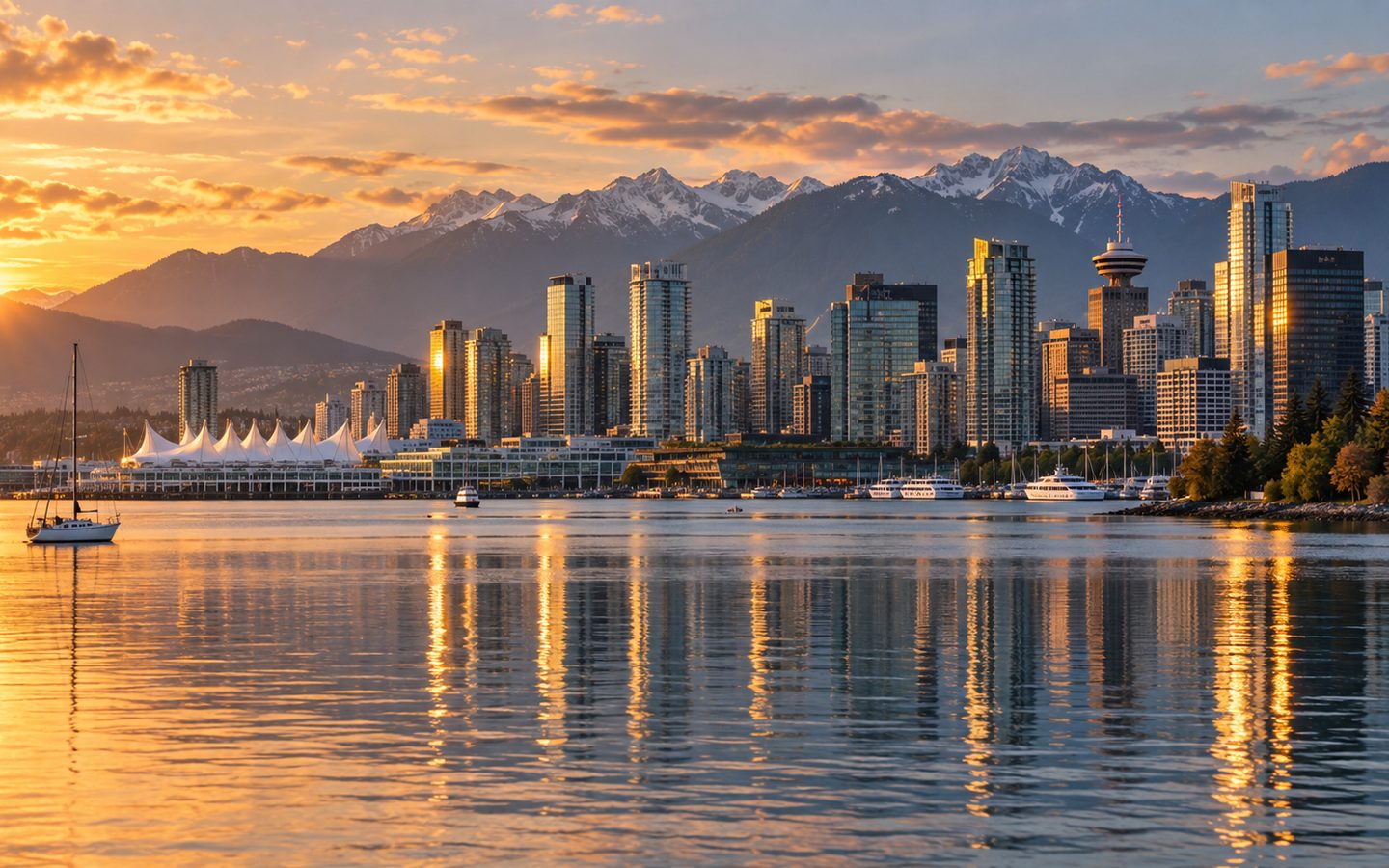 Vancouver skyline with the North Shore Mountains beyond the city